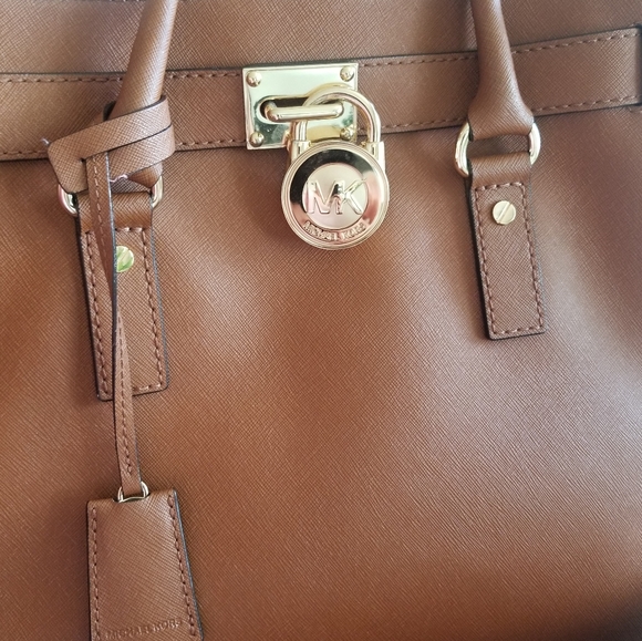 Michael Kors Large Hamilton Saffiano Tote Camel / Cognac Bag - Picture 11 of 12
